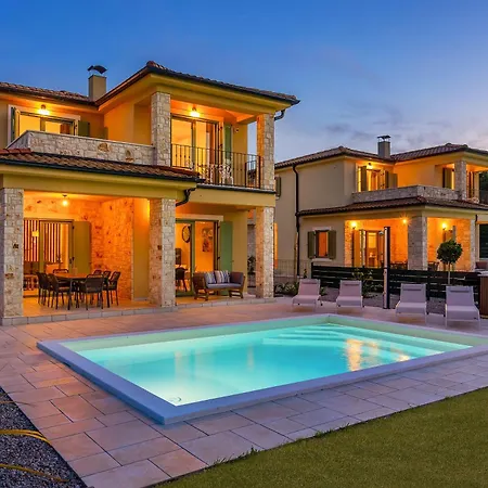 Pinaza With Pool, Hot Tube And Sea View ורבניק