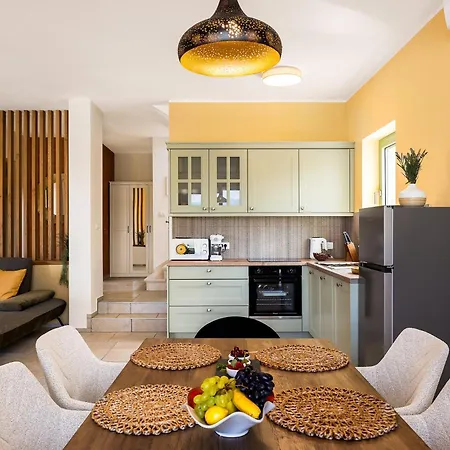 Pinaza With Pool, Hot Tube And Sea View ורבניק
