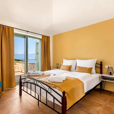 Pinaza With Pool, Hot Tube And Sea View